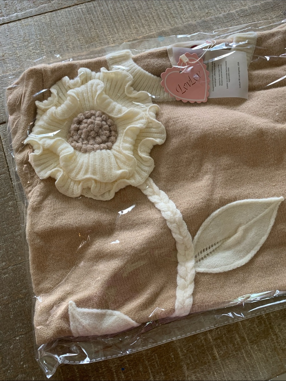 LovLov Tan Cream Flower Short Sleeve Sweater